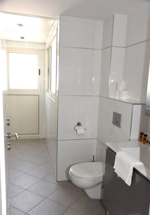 Lovely 2br Golf Apartment *